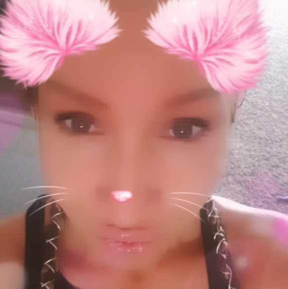 Meet your Posher, Vanessza 🐠Posh Ambassador🐠 - Picture 3 of 16